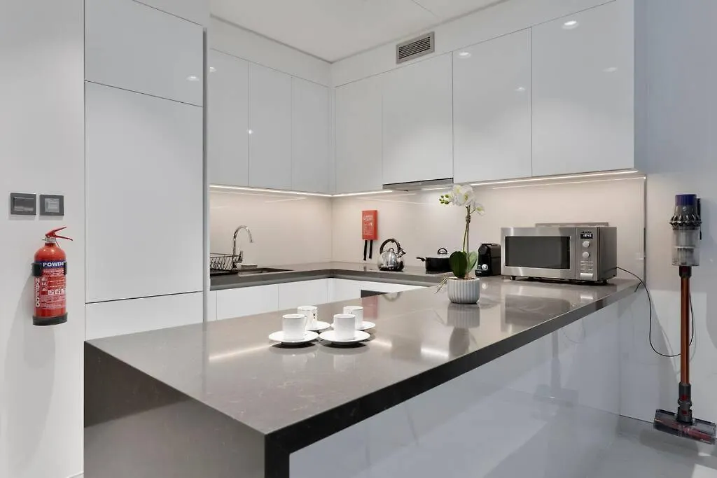 Apartment First Class 1Br Stylish Haven Dubai